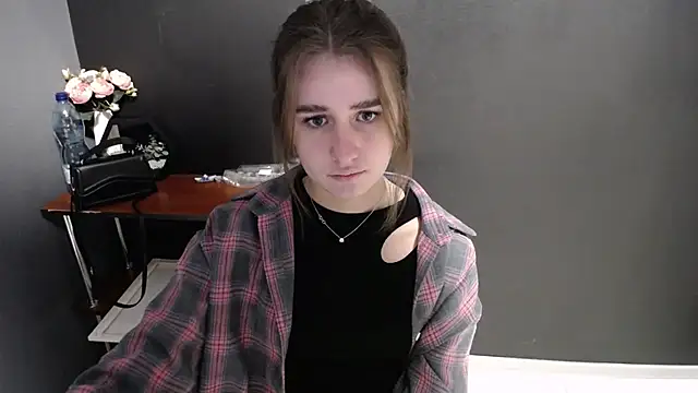 Snapshot of Sunny_siren chatting on 02/25/26, 02:17 Sunny siren online show from 02/25/26, 02:17