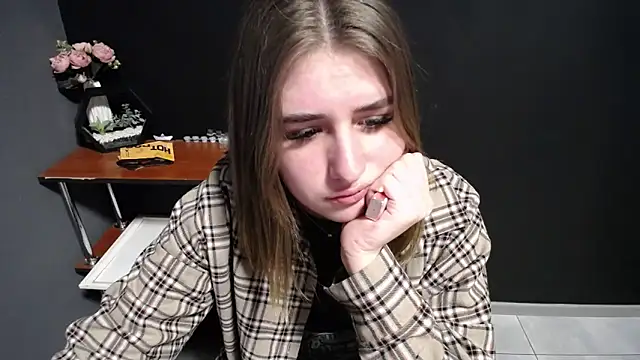 Snapshot of Sunny_siren chatting on 02/12/26, 01:11 Sunny siren online show from 02/12/26, 01:11