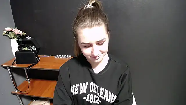 Sunny siren online show from 04/09/26, 12:44