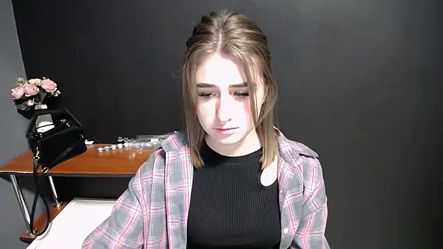 Snapshot of Sunny_siren chatting on 02/06/26, 01:40 Sunny siren online show from 02/06/26, 01:40