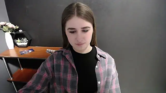 Snapshot of Sunny_siren chatting on 04/21/26, 12:23 Sunny siren online show from 04/21/26, 12:23
