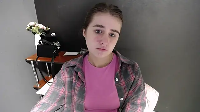 Sunny siren online show from 03/12/26, 01:37