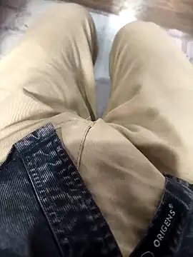 Snapshot of aarus482 chatting on 01/19/26, 08:51 aarus482 online show from 01/19/26, 08:51