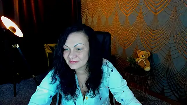 IrissMoon online show from 05/31/26, 05:29