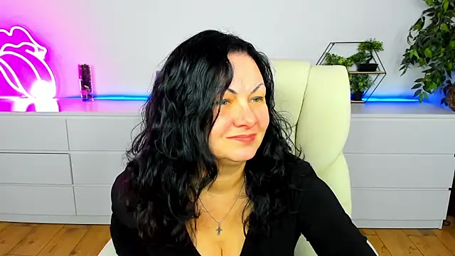 IrissMoon online show from 01/18/26, 06:28