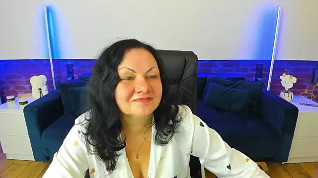 IrissMoon online show from 03/06/26, 06:41