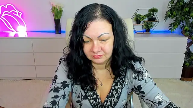 IrissMoon online show from 03/10/26, 06:28