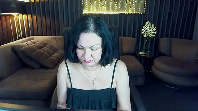 Snapshot of IrissMoon chatting on 06/30/26, 05:46 IrissMoon online show from 06/30/26, 05:46