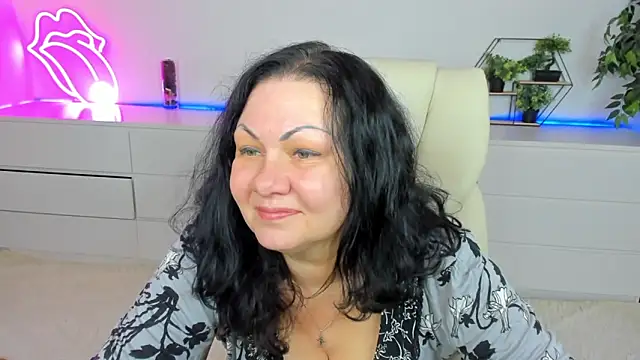 IrissMoon online show from 02/16/26, 06:34