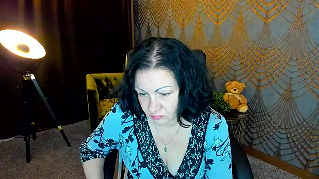 Snapshot of IrissMoon chatting on 06/11/26, 05:54 IrissMoon online show from 06/11/26, 05:54