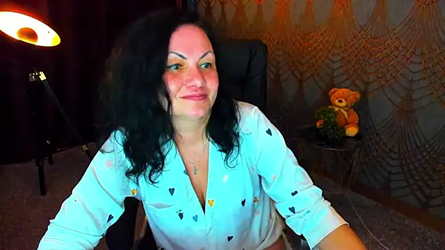 IrissMoon online show from 05/21/26, 04:21