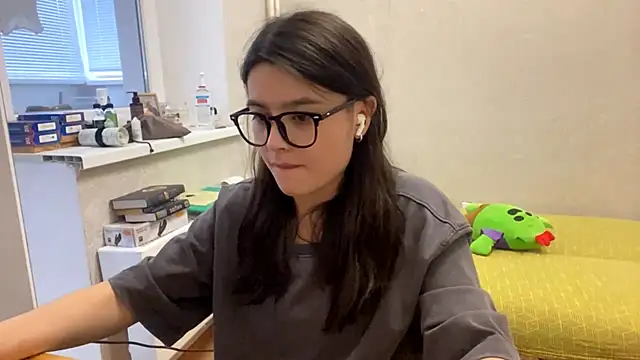 Snapshot of SaintMari chatting on 06/29/26, 02:17 SaintMari online show from 06/29/26, 02:17