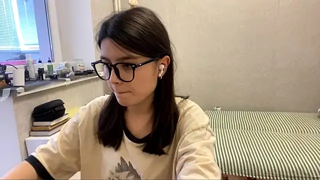 Snapshot of SaintMari chatting on 07/17/26, 01:19 SaintMari online show from 07/17/26, 01:19