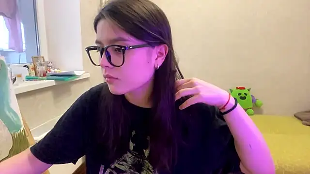 Snapshot of SaintMari chatting on 06/06/26, 12:10 SaintMari online show from 06/06/26, 12:10