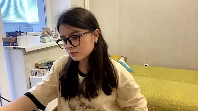 Snapshot of SaintMari chatting on 06/26/26, 02:12 SaintMari online show from 06/26/26, 02:12