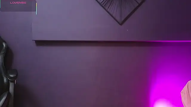 Rosse Baker  online show from 04/15/26, 12:42