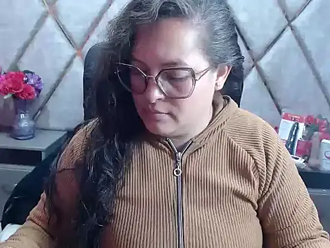 Snapshot of Sarah_Boobs_ chatting on 02/28/26, 03:06 Sarah Boobs online show from 02/28/26, 03:06