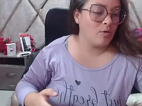 Snapshot of Sarah_Boobs_ chatting on 02/17/26, 08:22 Sarah Boobs online show from 02/17/26, 08:22