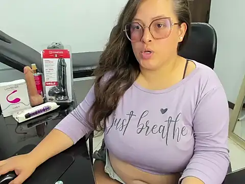 Snapshot of Sarah_Boobs_ chatting on 02/12/26, 08:08 Sarah Boobs online show from 02/12/26, 08:08