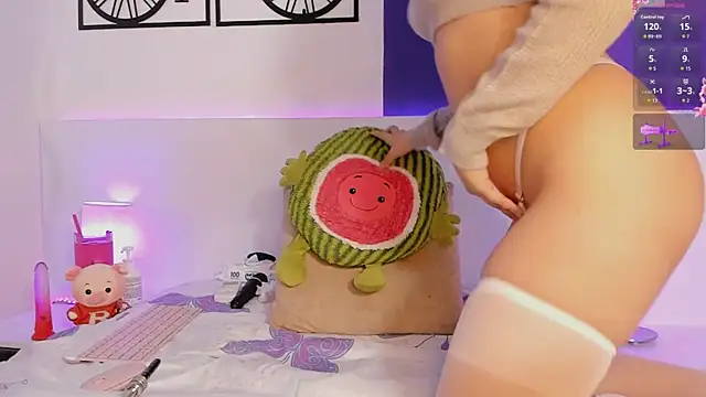 Snapshot of IZzyBellxX_ chatting on 02/17/26, 07:44 IZzyBellxX online show from 02/17/26, 07:44