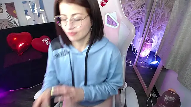 teylo80as online show from 04/29/26, 12:20
