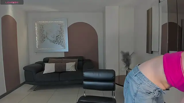 Snapshot of DaliaRose_ chatting on 02/05/26, 08:15 DaliaRose online show from 02/05/26, 08:15