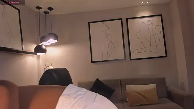 BellaThompsonX online show from 02/12/26, 03:50