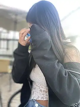 StrawberryPink  online show from 02/10/26, 12:26