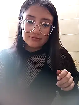 StrawberryPink  online show from 02/09/26, 11:52