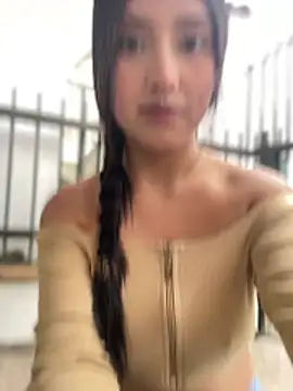 StrawberryPink  online show from 04/09/26, 11:27