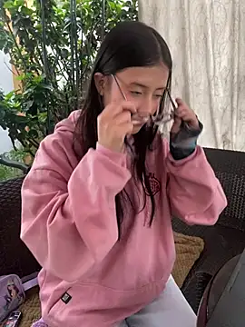 StrawberryPink  online show from 03/12/26, 11:25