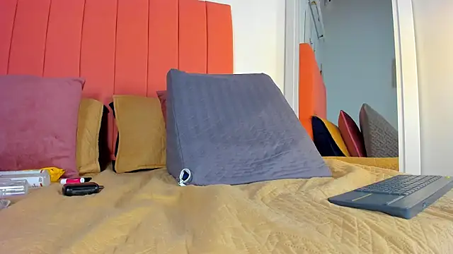 rose thompson19 online show from 03/31/26, 07:38