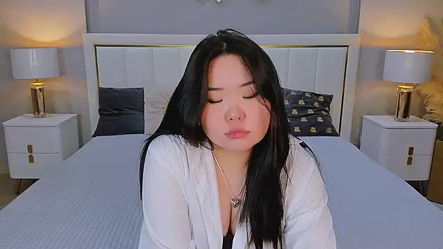 YUMI G online show from 02/12/26, 08:52