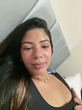 paola oliveira online show from 02/26/26, 01:11