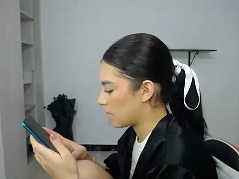 luisandri  online show from 02/10/26, 04:33