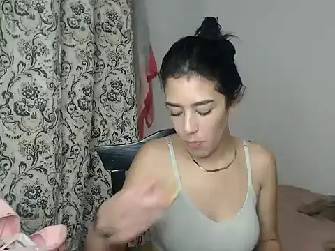 luisandri  online show from 02/25/26, 12:44