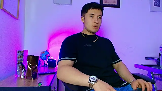Snapshot of Alexander_Connor chatting on 06/07/26, 10:26 Alexander Connor online show from 06/07/26, 10:26