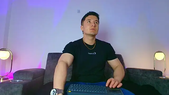 Snapshot of Alexander_Connor chatting on 04/24/26, 12:07 Alexander Connor online show from 04/24/26, 12:07