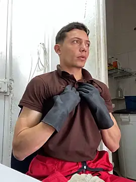 Snapshot of santiObrero chatting on 02/12/26, 03:12 santiObrero online show from 02/12/26, 03:12