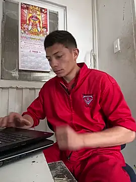 Snapshot of santiObrero chatting on 02/23/26, 03:56 santiObrero online show from 02/23/26, 03:56