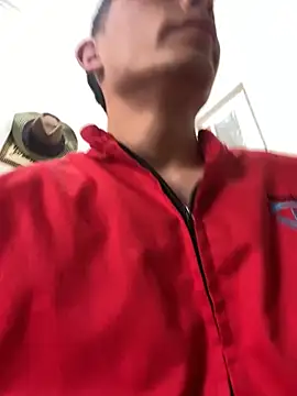 Snapshot of santiObrero chatting on 02/25/26, 03:34 santiObrero online show from 02/25/26, 03:34