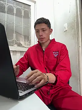 santiObrero online show from 05/01/26, 03:28