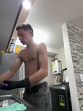 santiObrero online show from 04/08/26, 01:07