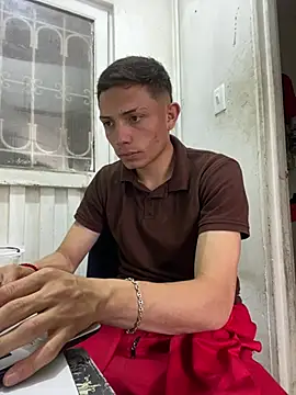 Snapshot of santiObrero chatting on 03/02/26, 07:32 santiObrero online show from 03/02/26, 07:32