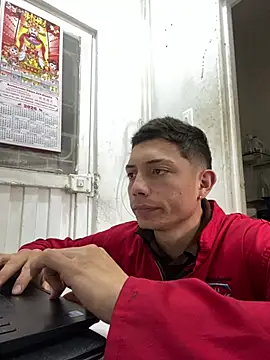 Snapshot of santiObrero chatting on 02/19/26, 07:55 santiObrero online show from 02/19/26, 07:55