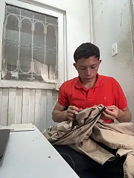 santiObrero online show from 05/20/26, 03:42