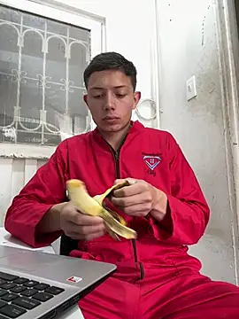 santiObrero online show from 04/17/26, 03:15