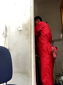 Snapshot of santiObrero chatting on 02/05/26, 04:47 santiObrero online show from 02/05/26, 04:47