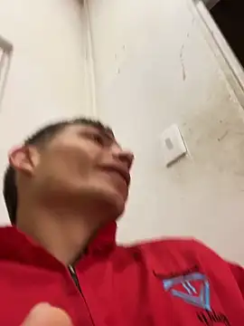 Snapshot of santiObrero chatting on 02/24/26, 04:19 santiObrero online show from 02/24/26, 04:19