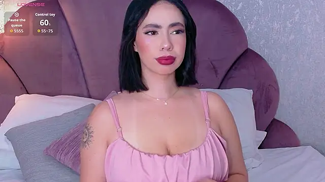 Snapshot of Sienna-Gold chatting on 06/04/26, 01:27 Sienna-Gold online show from 06/04/26, 01:27